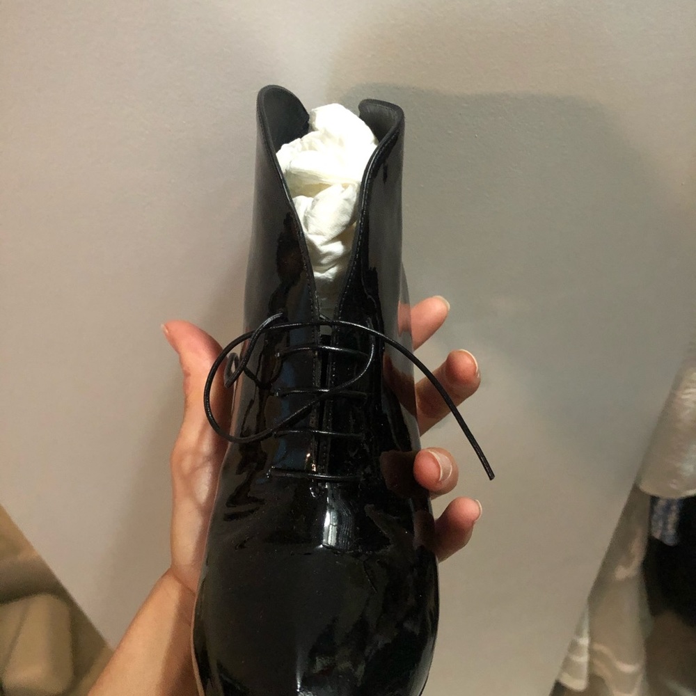 Gucci black patten leather ankle boots - Picture 2 of 12